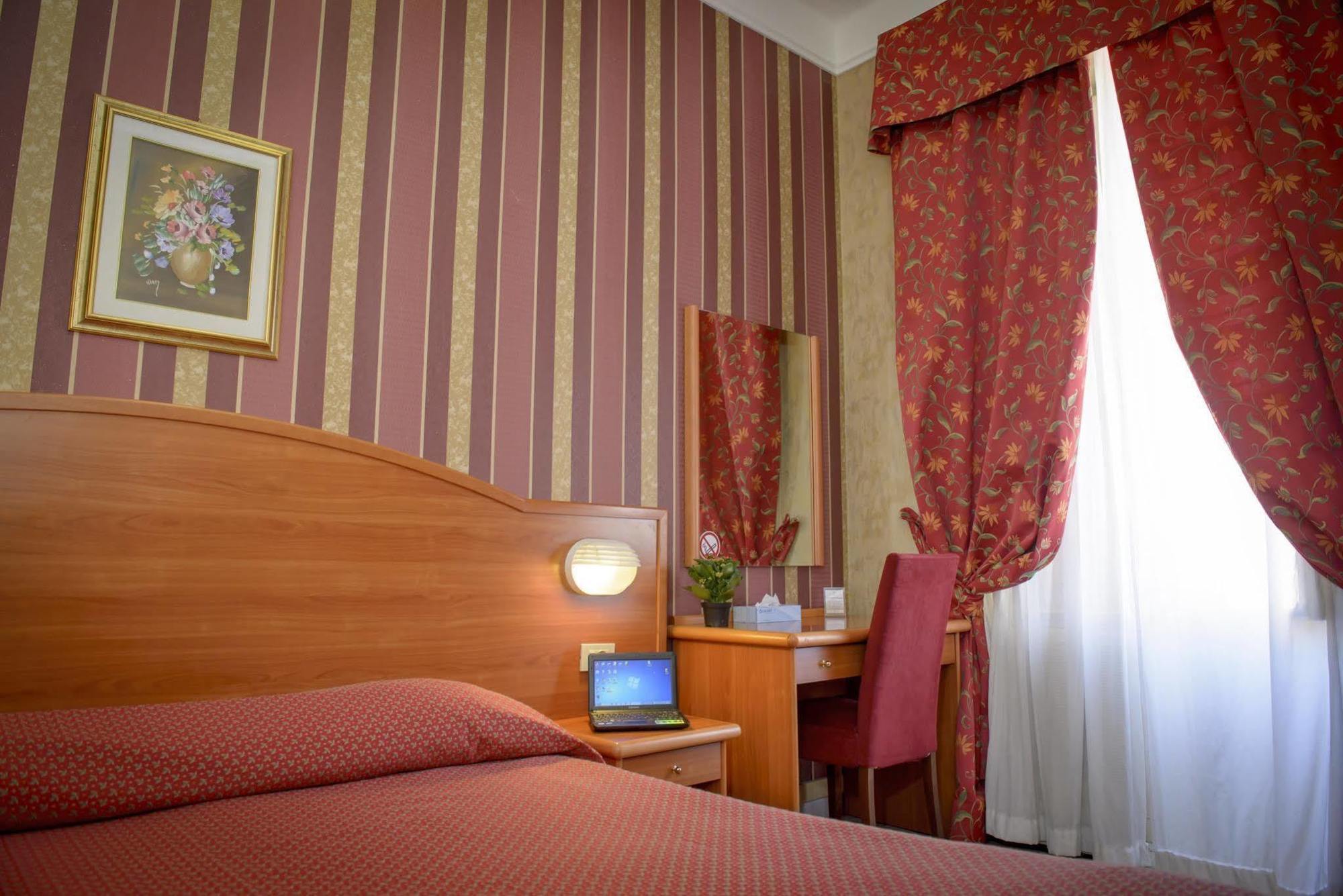 Hotel Emmaus Roma Exterior foto