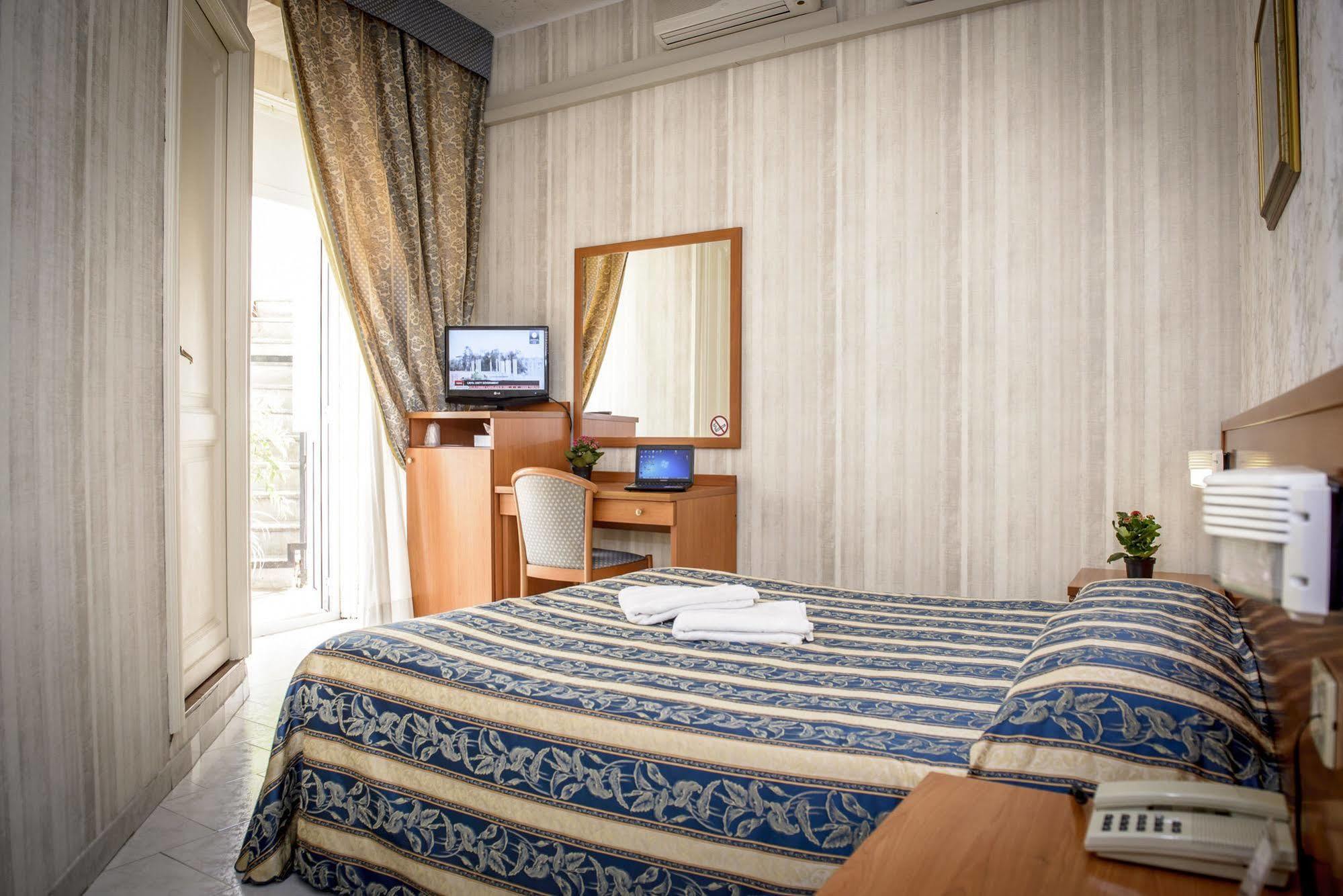 Hotel Emmaus Roma Exterior foto